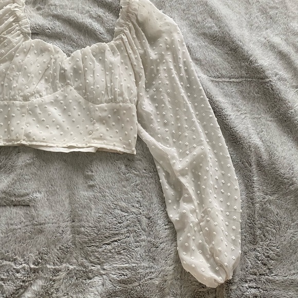 Beautiful white blouse! - Picture 3 of 10